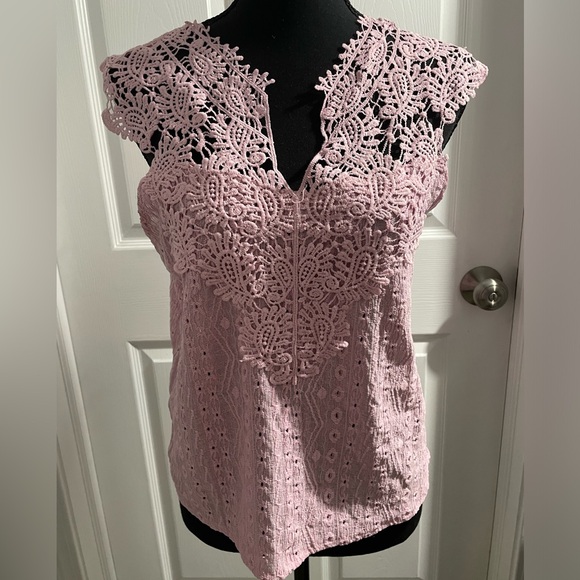 Vintage pink crochet eyelet top in medium - Picture 1 of 5